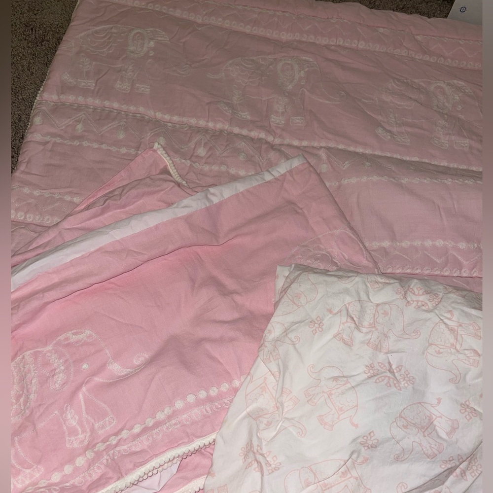 Baby blanket, bedsheet and bed skirt set